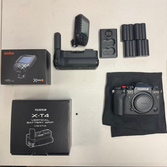 Fujifilm XT4 Body + Extras